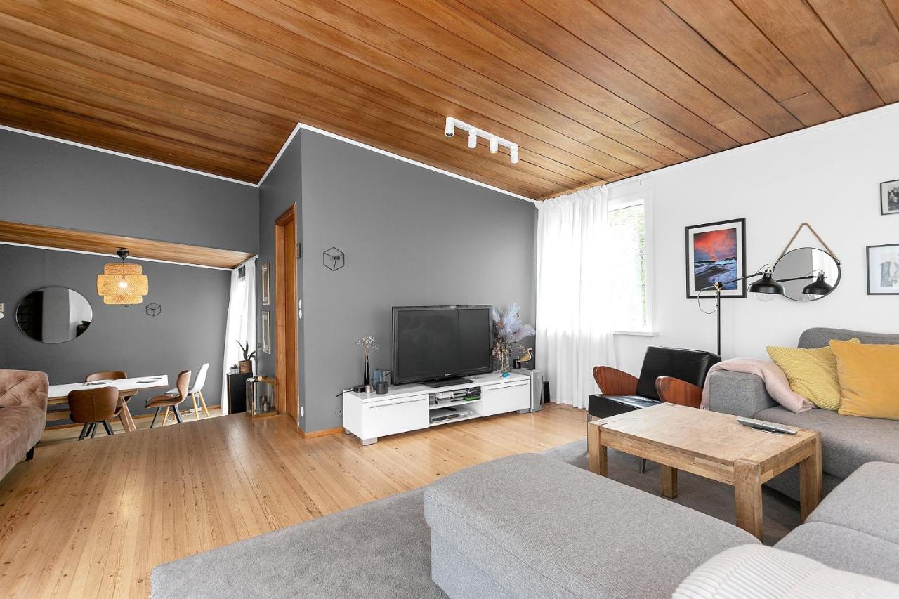 House - Villa With Garden And Hot Tub, 2 Min From Reykjavik Garthabaer Zewnętrze zdjęcie