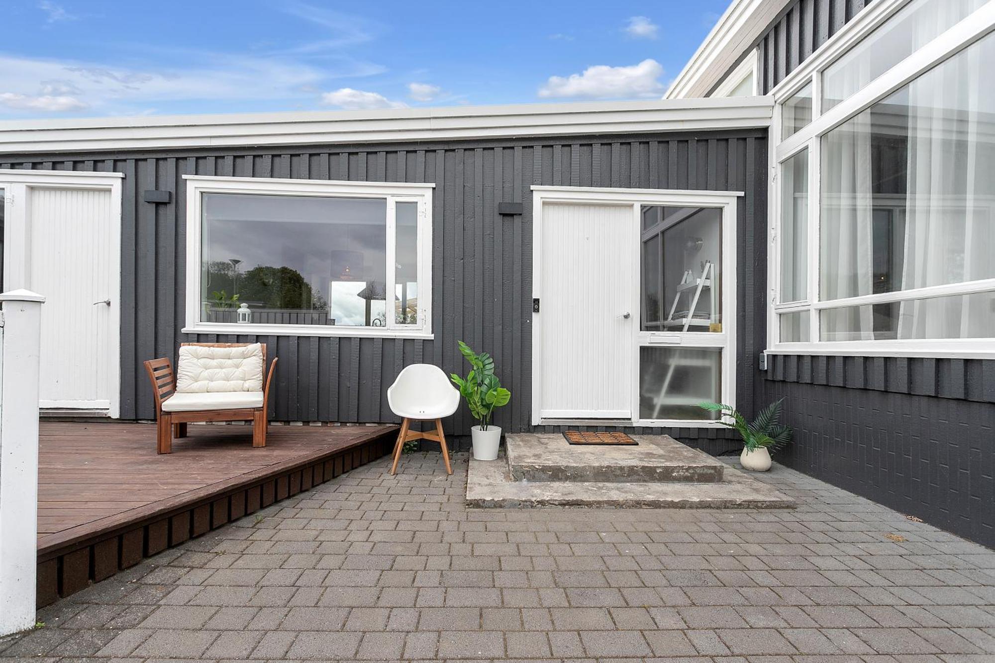 House - Villa With Garden And Hot Tub, 2 Min From Reykjavik Garthabaer Zewnętrze zdjęcie