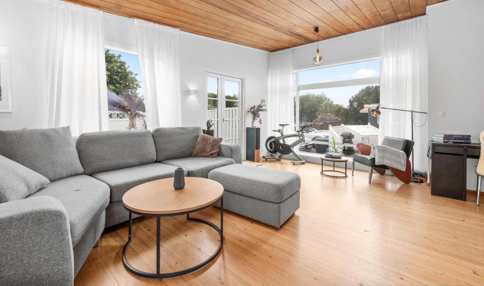House - Villa With Garden And Hot Tub, 2 Min From Reykjavik Garthabaer Zewnętrze zdjęcie