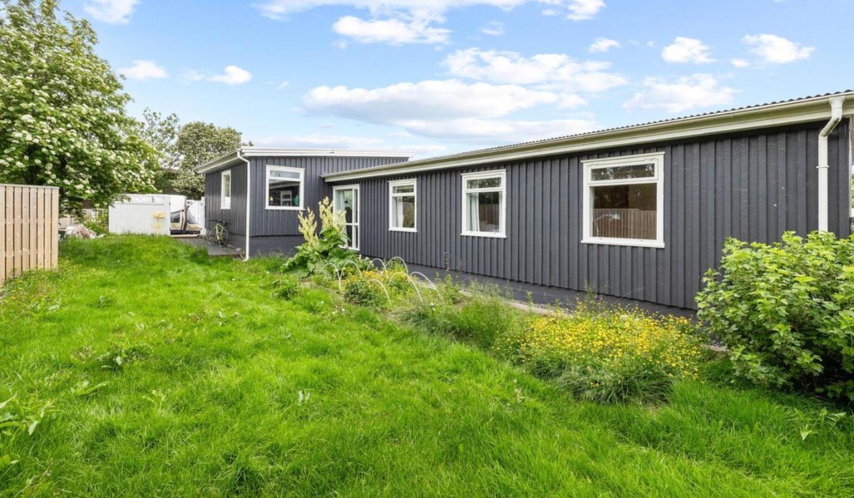 House - Villa With Garden And Hot Tub, 2 Min From Reykjavik Garthabaer Zewnętrze zdjęcie